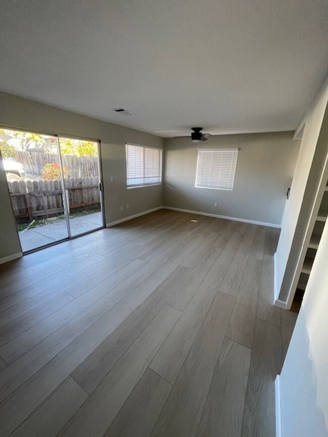 Foto del edificio - In the Heart of Atascadero