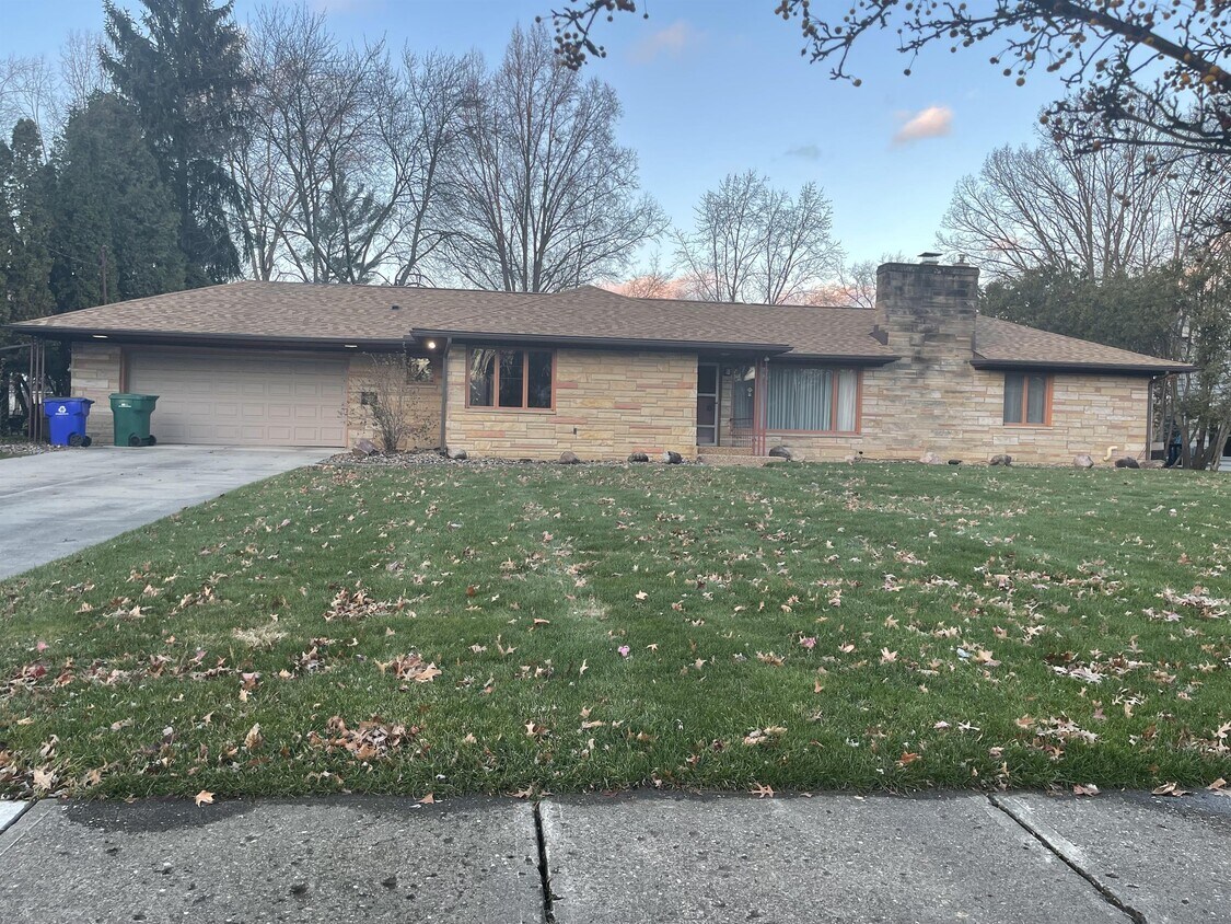 737 E Riddle Ave, Ravenna, OH 44266 House Rental in Ravenna, OH