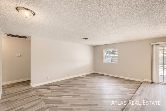 Building Photo - 5370 Bridgette Way