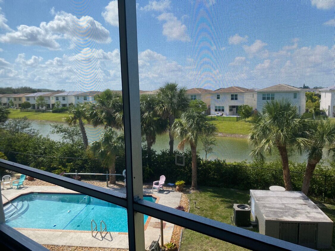 1021 Crystal Lake Dr Unit 311, Deerfield Beach, FL 33064 Condo for