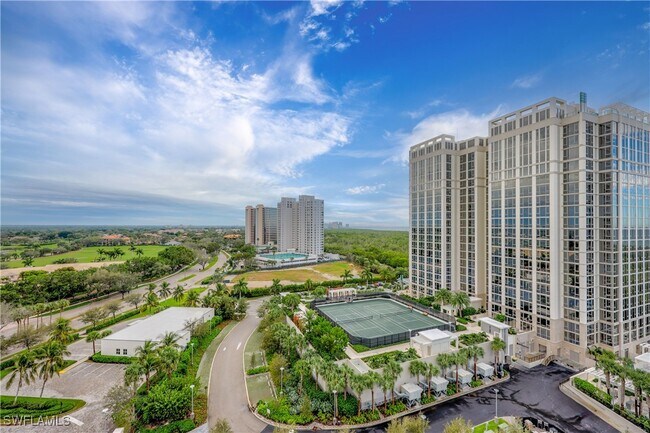 Foto del edificio - 7117 Pelican Bay Blvd