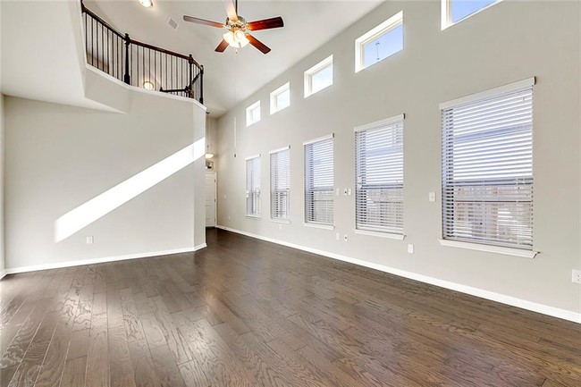 Building Photo - 907 Boatswain Way