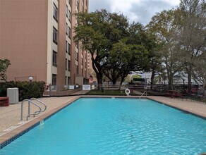 Building Photo - 7520 Hornwood Dr