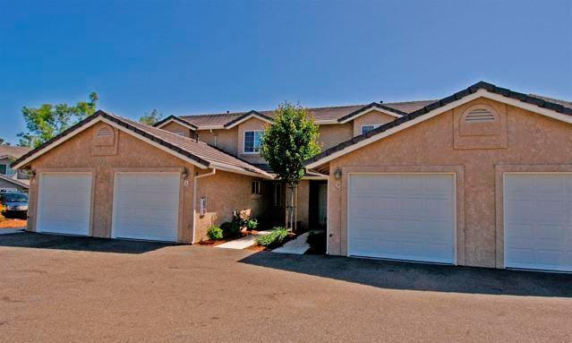 Building Photo - 1077 Burton Dr