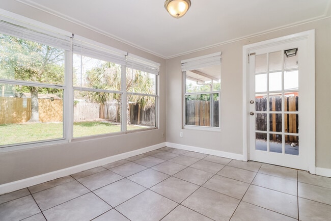 Foto del edificio - 2250 Norman Dr