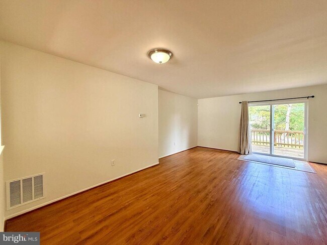 Foto del edificio - 6064 Majors Ln