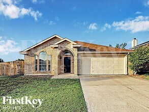 Building Photo - 3955 Cypress Gardens Dr