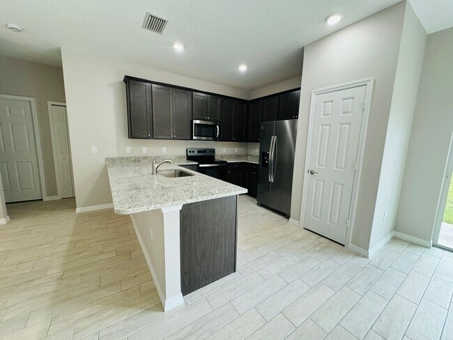 Building Photo - GREAT 3 BD/2BA Home in Palm Bay!!
