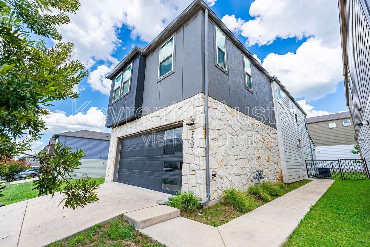 Foto principal - 7501 Chesapeake Rail Ln