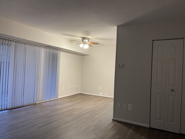 Living/Dining Area - Skyview Apartments