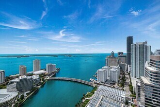 Building Photo - 495 Brickell Ave