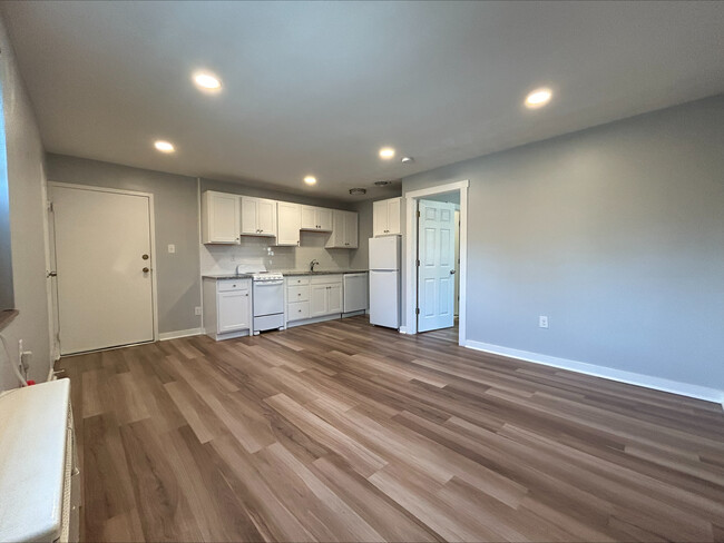 5326 Fifth - 1BR/1BA - Shadyside Properties