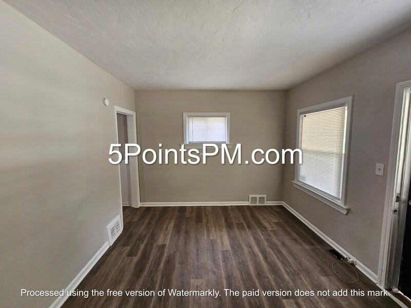 Primary Photo - 4019 E 143rd St