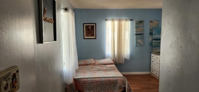 Building Photo - 901 De La Fuente St