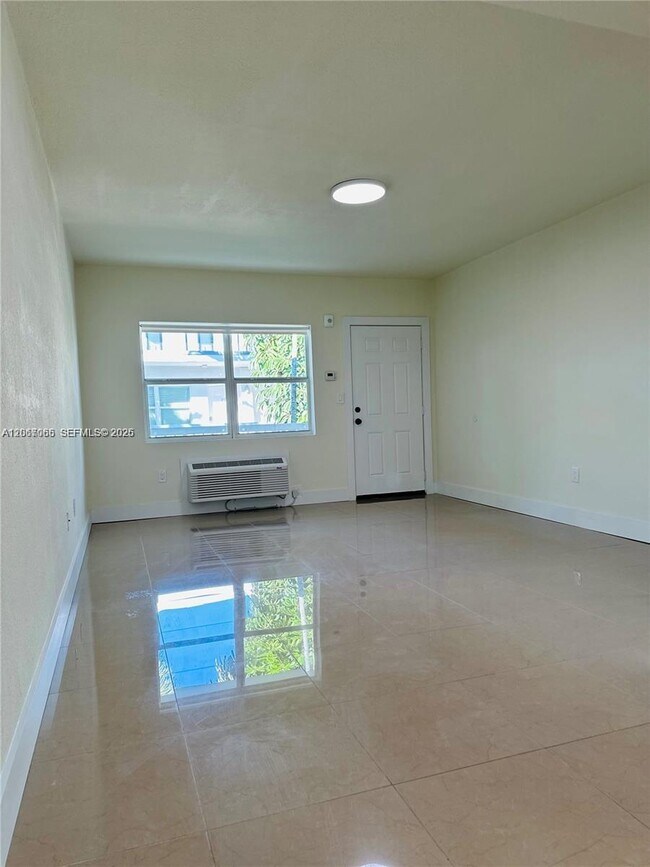 Foto del edificio - 8080 Tatum Waterway Dr