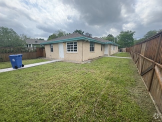 Building Photo - 2238 Reynes St