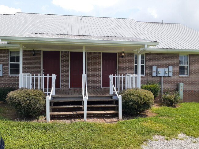 Front Porch - 18 Lee St