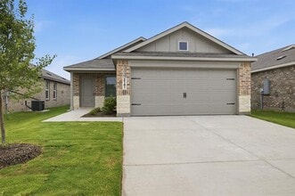 Building Photo - 2140 Jess James Ln