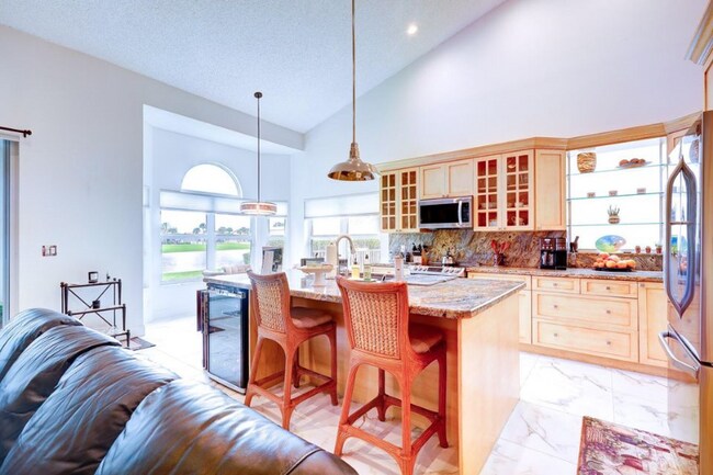 Foto del edificio - 8258 Horseshoe Bay Rd