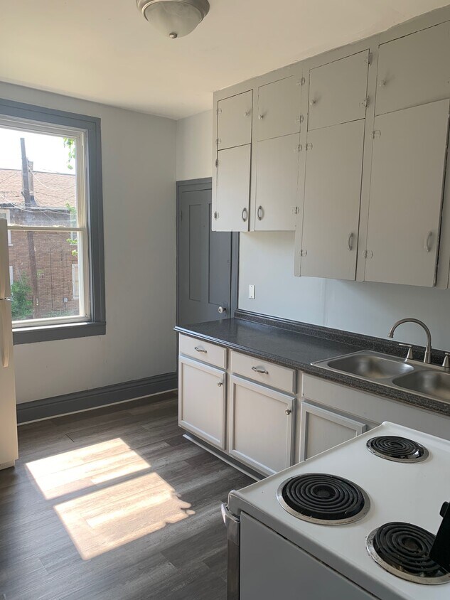 Foto principal - 407 Oak Ave SE