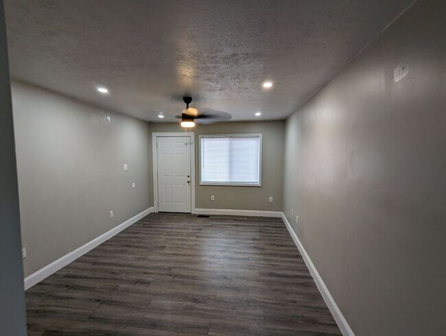 Foto del edificio - Don't miss out on this fully remodeled 3 b...