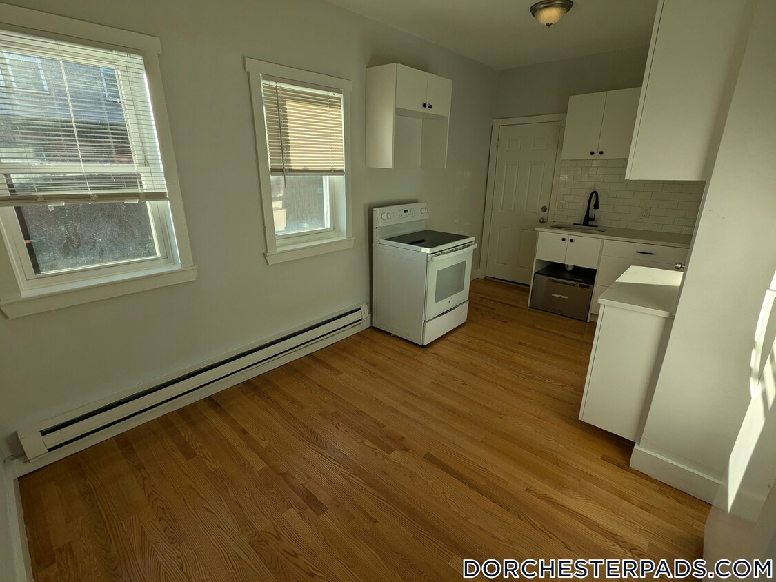 Primary Photo - 289 Hancock St