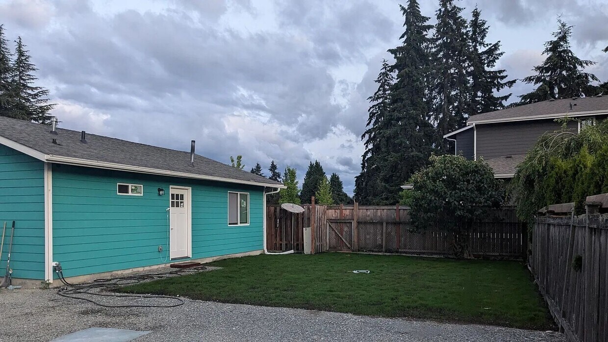 Foto principal - New construction Kennydale 2-bedroom home