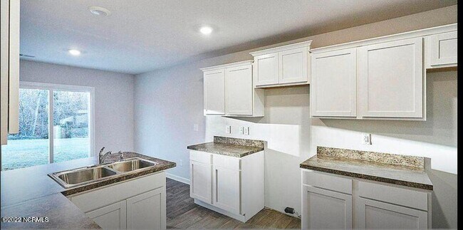 Building Photo - 1225 Riverstone Dr