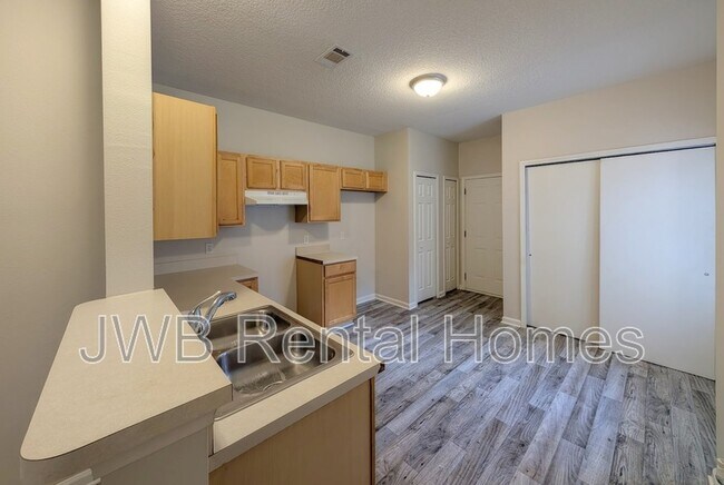 Foto del edificio - 4706 Playpen Dr