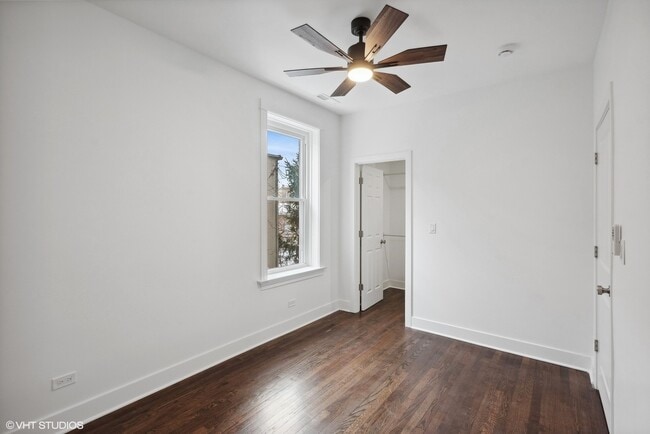 Foto del edificio - 2229 W Augusta Blvd