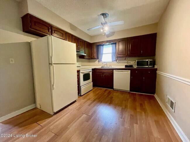 Building Photo - 313 Pimlico Dr