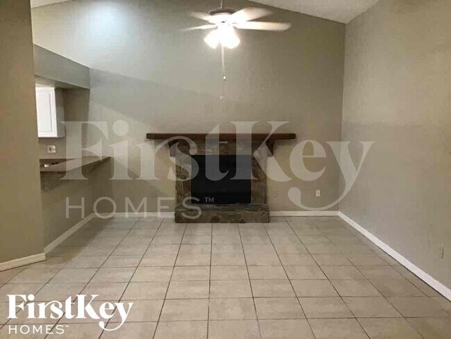 Foto del edificio - 4718 Westwind Dr