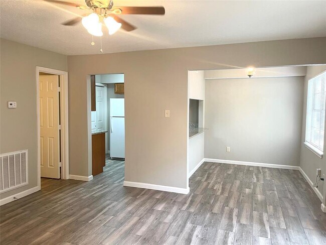 Building Photo - 1815 Briarcreek Blvd