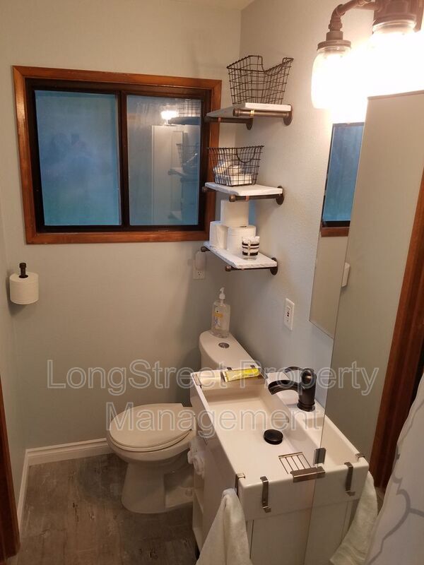Foto del edificio - 2910 NW Miller Ln