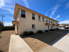 Building Photo - 1440 El Toro Dr