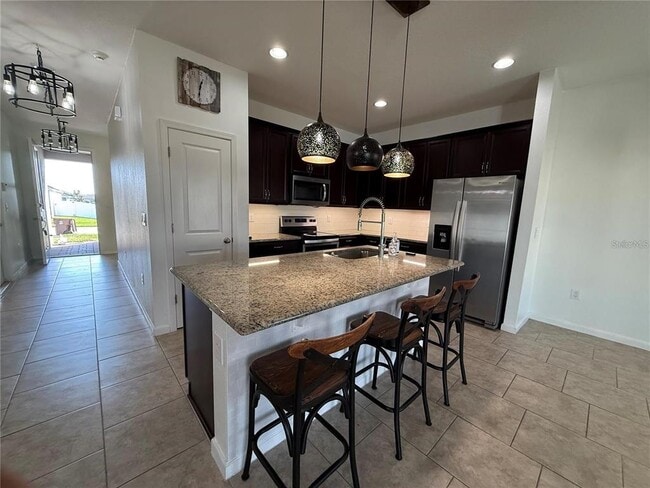 Building Photo - 453 Disa Dr