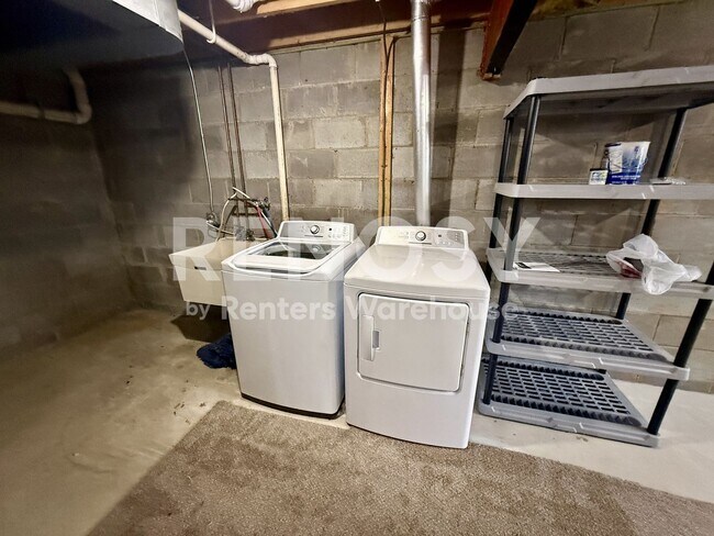 Foto del edificio - 2 BR Oakdale Townhome Avail NOW!