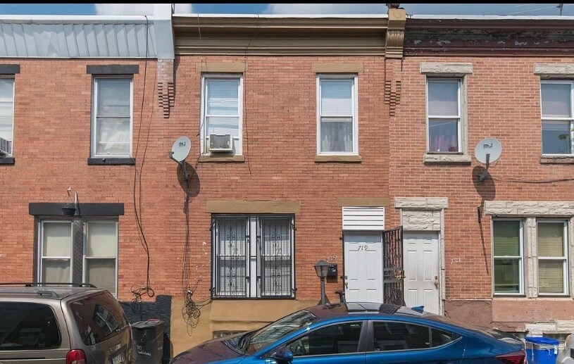 Front of House - 719 E Willard St