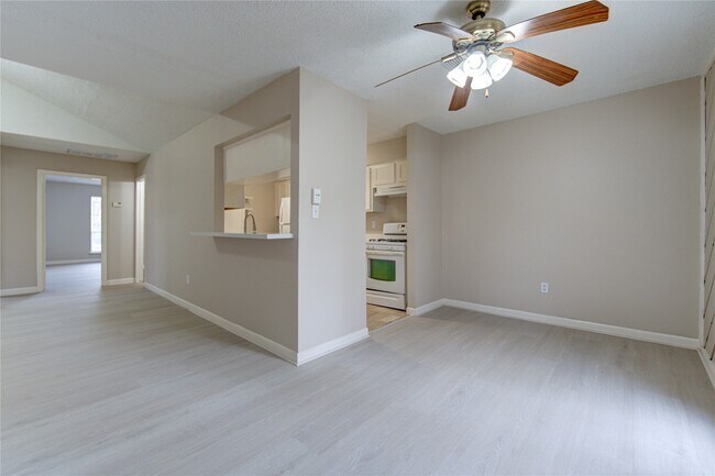 Foto del edificio - 212 Quaker Dr