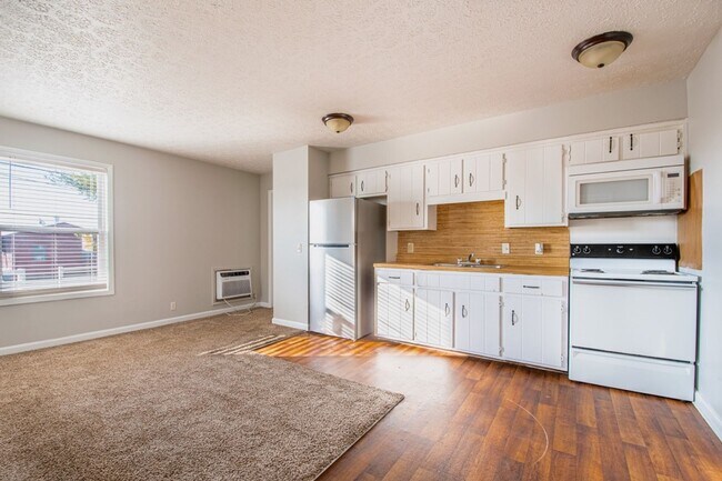 Foto del edificio - 1059 Woods Ferry Rd