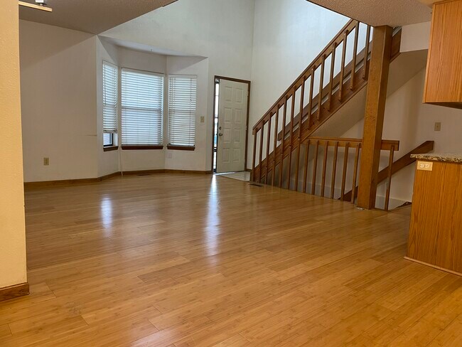 Sala de estar - 1760 S Ammons St