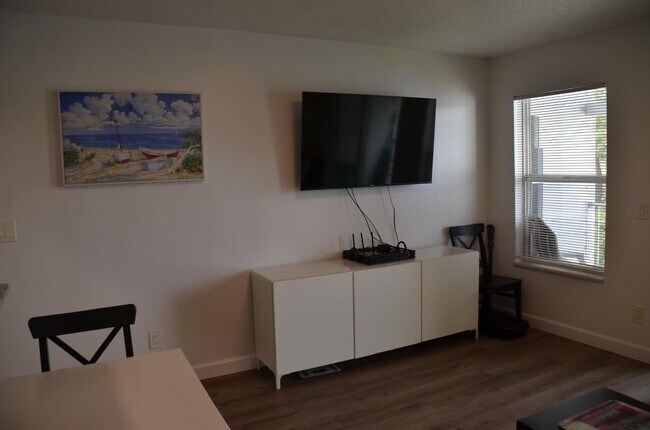 Foto del edificio - 253 Cypress Point Dr
