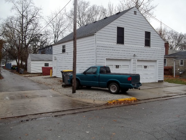 Building Photo - 424 Dodge St