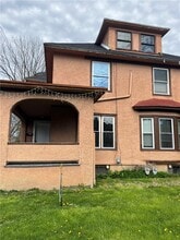 Building Photo - 414 Walnut St