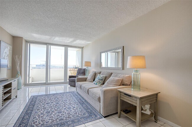 Building Photo - 111 Briny Ave