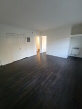 Building Photo - 5932 Melrose Ave