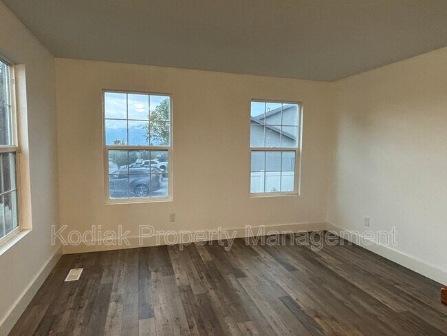 Foto del edificio - 5757 Coral Pine Ct S