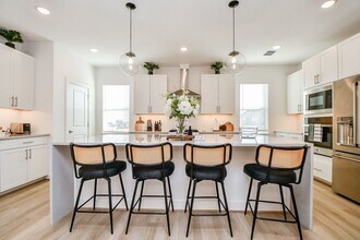 Building Photo - 2210 Via Laura Ln