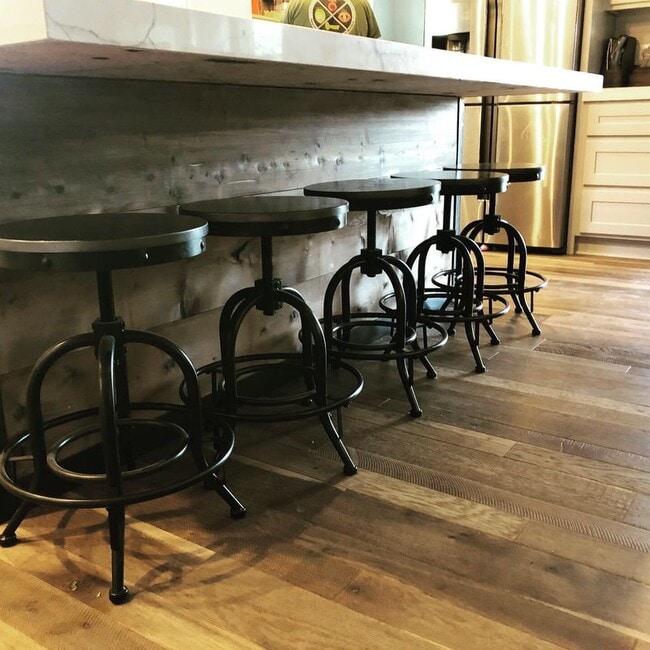 Building Photo - 9621 Central Ave