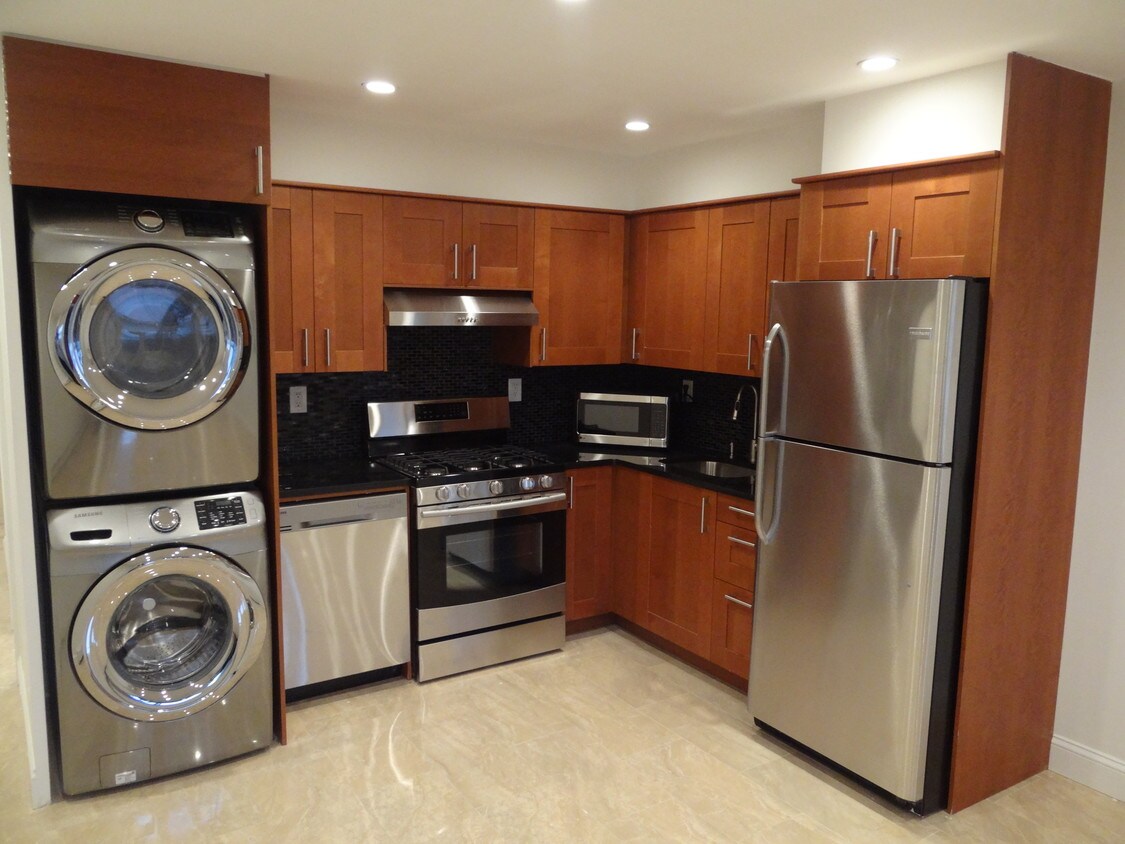 Foto principal - 264 Edgewater St